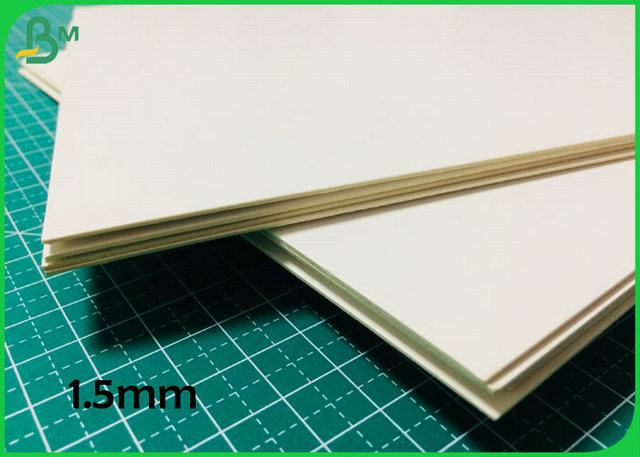 FSCの証明の白い色の倍の側面1MM 1.2MM 1.5MMのカード紙
