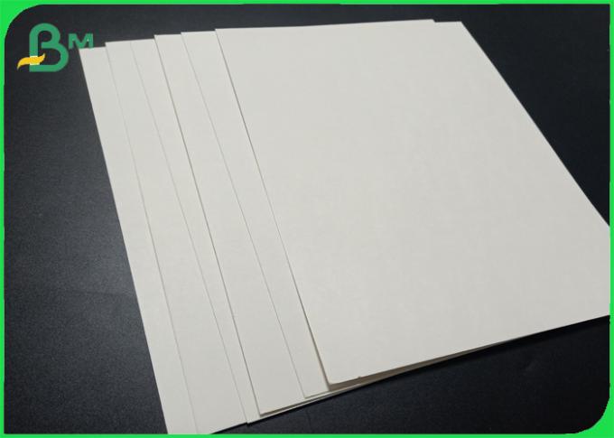 120gsm 150gsmの湿気の紙袋のための防止の白いクラフト紙