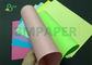 印刷のための緑のピンク 180Gram 210Gram ブリストル色の軽いコーティングされていないペーパー