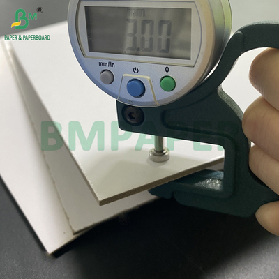 3mm 双面の白色チップボード 固体厚いボード 787mm X 1092mm