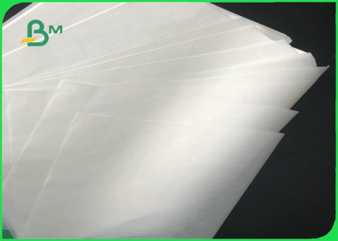 カップケーキはさみ金のペーパー