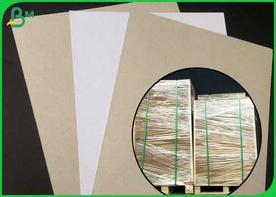 大きいロール パッキングの灰色の背部を持つFSCによって証明される上塗を施してある複式アパート板白い側面