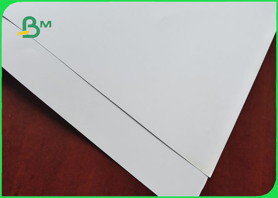 FSC絹のマットのペーパー100/115/120/150/300GSMはよい滑らかにしま効果を印刷します