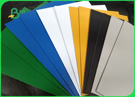 2.0mm FSCはギフト用の箱のためのパルプの光沢のあるニスの多彩なボール紙をリサイクルします